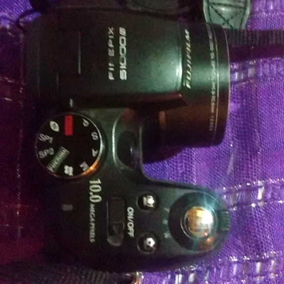 FugiFilm FINEPIX S-1000fd - Picture 3 of 10